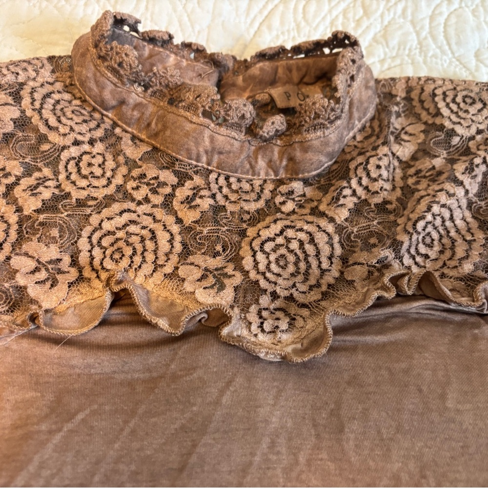 POL Lace High Neck Top in Chocolate Size M